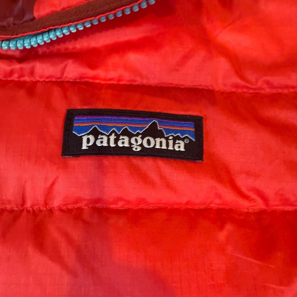 Patagonia Womens Down Sweater Jacket Red Puffer Full Zip Goose Down Medium - Picture 3 of 7